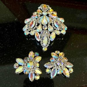 Vintage WEISS parure, huge brooch and earring set, aurora borealis crystals